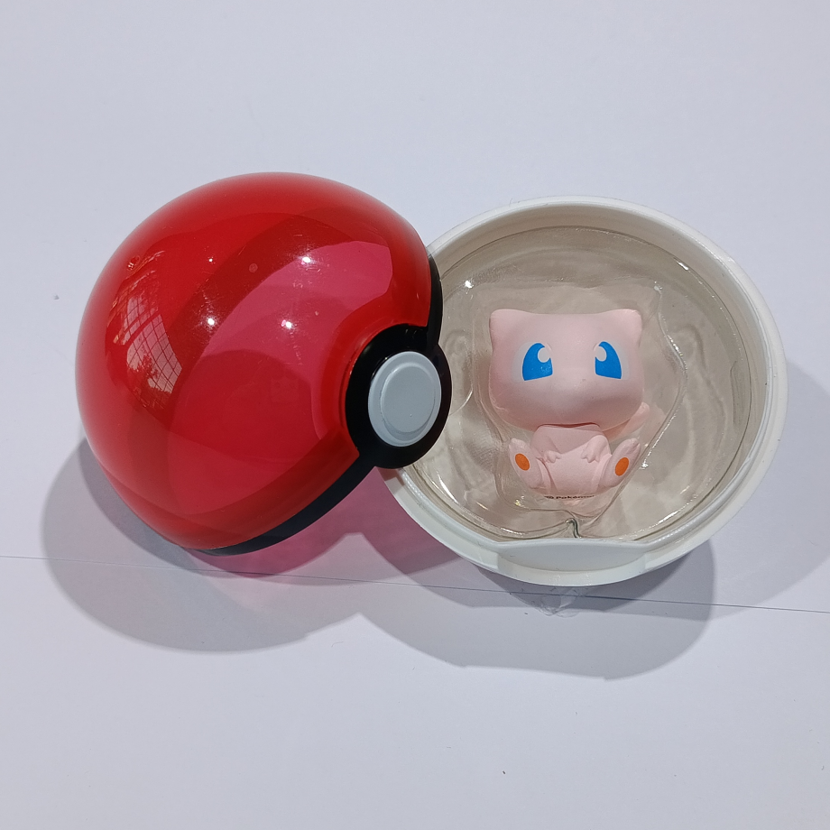 Pokémon Center Pokebola Sorpresa